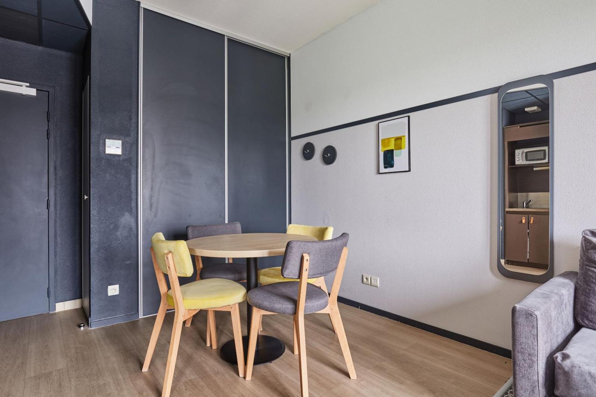 Appart'Hotel Odalys City - Bioparc Lyon Est Εξωτερικό φωτογραφία